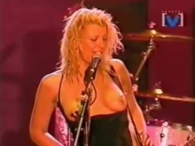 she said y’all wanna see some REAL celebrity skin