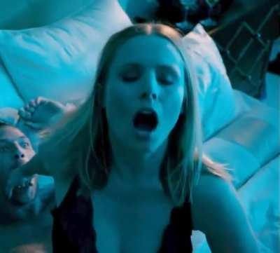 Kristen Bell in House of Lies
