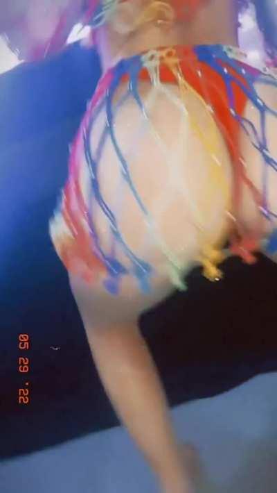 Big Ass GIF by grostuli