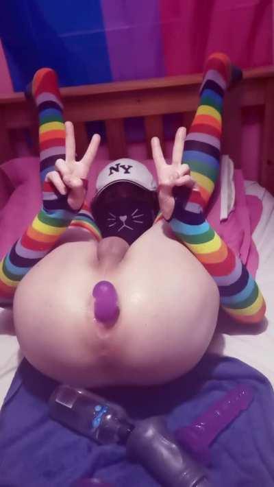 Let me show you a trick with my butt...😼