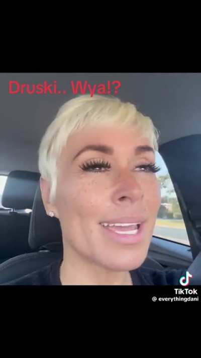 Kai let this girl tap druski