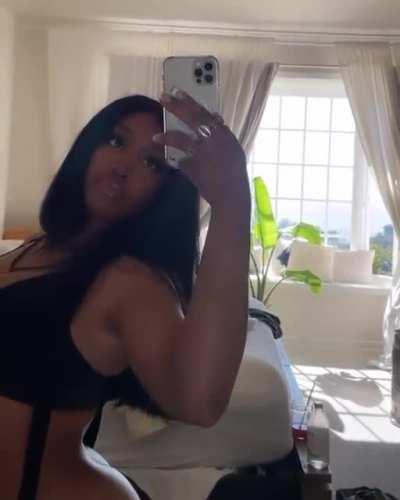 “Awo.🐚🤍🕊🌊🦚” SZA via Instagram.