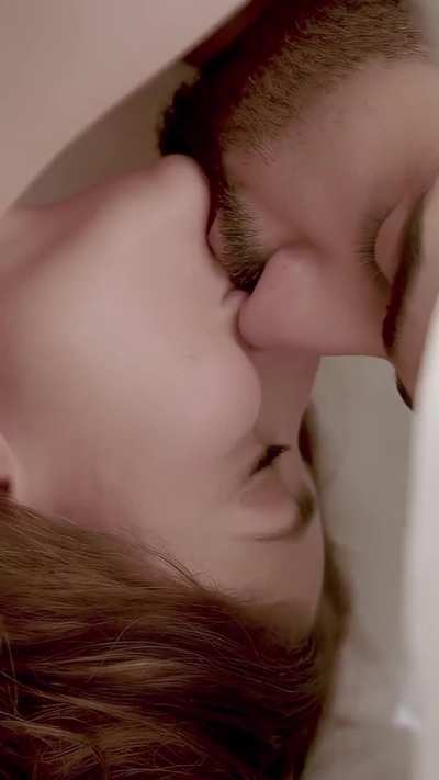Kareena Kapoor Kiss 😘