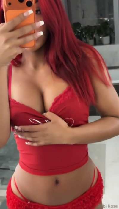 Rubi 🌹 Red