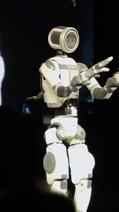 Boston Dynamics humanoid robot is next-level. Everybody is playing catch-up.