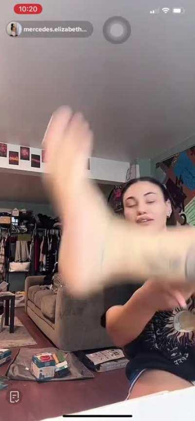 @mercedes.elizabethx1 live right now