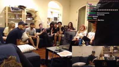 ahaaaa thats hot!! 🤤