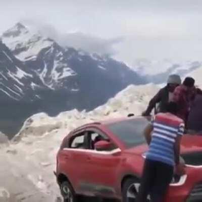 Many sweaty palms make light work