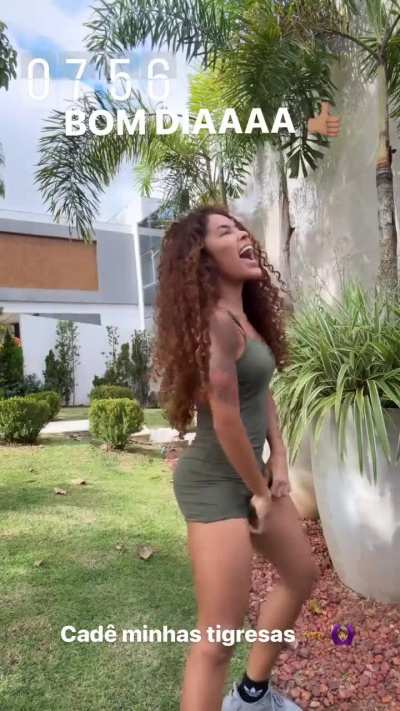 Essa gostosa tá postando pouco