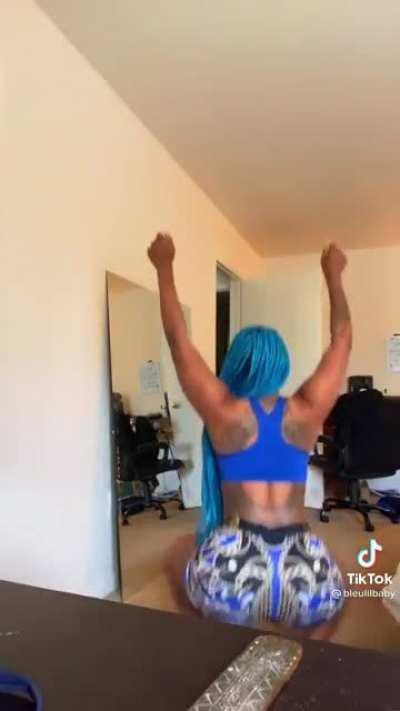 throw that blueberry😁😅