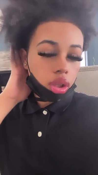 Only cuz I been getting told I have nice lips so here they go😘🙈