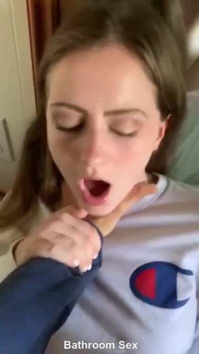 Morning Sex In The Washroom