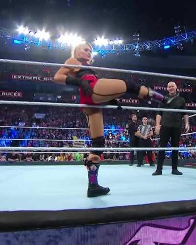 Lacey Evans 👀 🍑