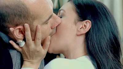 Guy learns deep kissing from profesional expert Italian goddess of seduction