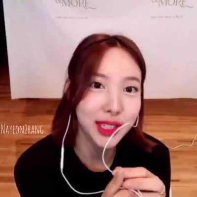 200620 Nayeon Singing Her Part in 