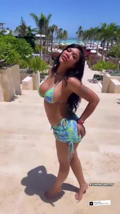 it's like Crack, she's addictive 