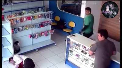 Store clerk draws gun faster than robber (edited speed)