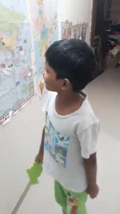 What the fuck just happened and why did he stab himself with our motherland 🤔