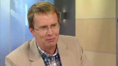 Tämä klassikko tuli aamulla mieleen, jossa Ylen toimittaja maistaa chiliä suorassa lähetyksessä. Oli pakko jakaa perjantaifiilistä muillekin.