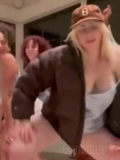 Bouncy Billie Eilish