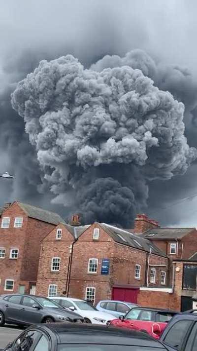 Forgot I filmed this a while back when a fire broke out in my town. The blaze was visible from space and took days to put out! This was filmed from over 2 miles away.