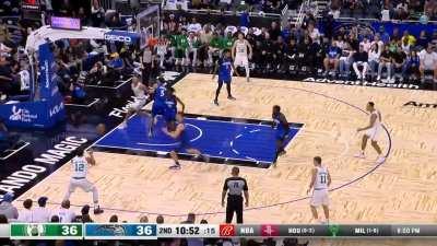 [Highlight] Bol Bol shows off his insane close out ability in the first half.