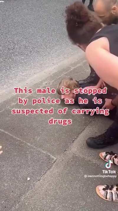 A scouser is pinned down by Merseyside Police for simply carrying 1g of weed bro, just one GRAM of God's greatest and he's taken down ruthlessly. What system is this.