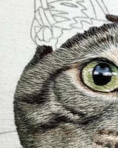 This embroidery of a cat