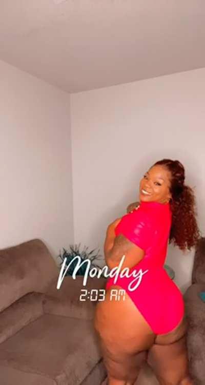 Hey babe do you like the color red? 💋