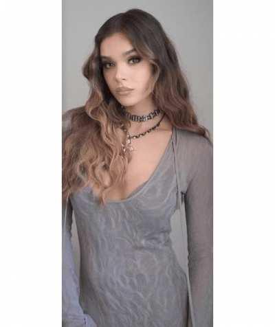 Hailee Steinfeld Jerk off compilation