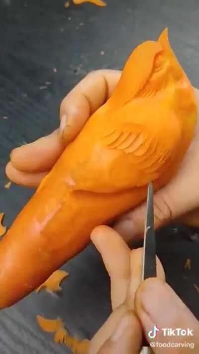 Escultura de cenoura