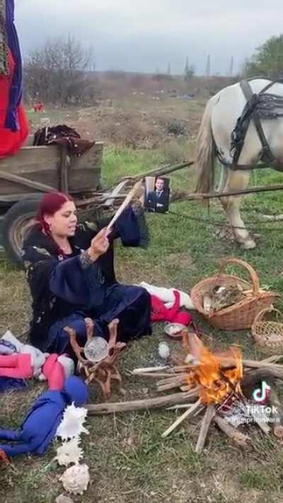 Romanian battlemage buffs Zelensky and debuffs Putin