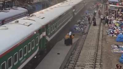 Apex predator shows the wanna be cool kid who's the boss