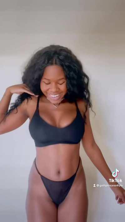 Fun fact: Bouncing my tiddies for Reddit gets me so horny 😈