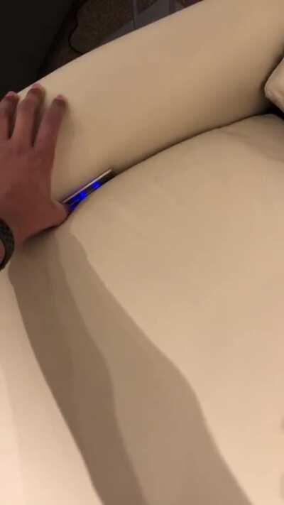 This recliner that blocks its own controls