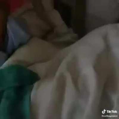 Elderly man gets maggot mouth while staying at a hospital