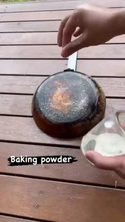 Соль, разрыхлитель, мобщее и белый уксус.