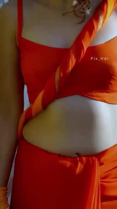 Mehreen navel 🔥🔥