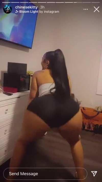 Jiggily booty man 😩