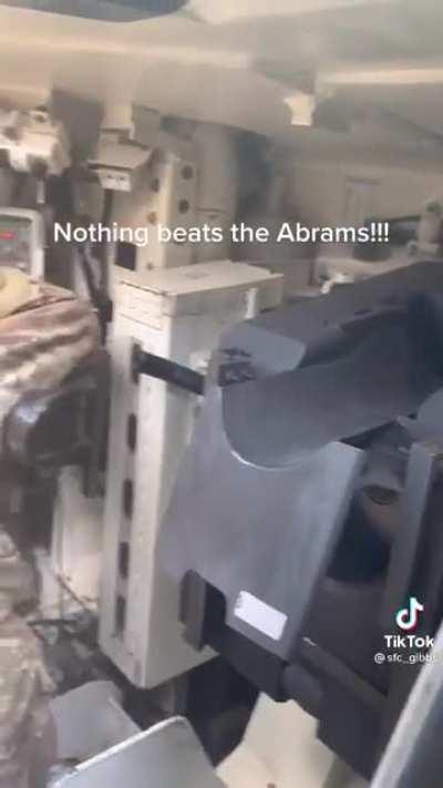 Abrams sending some love downrange. (War Thunder)