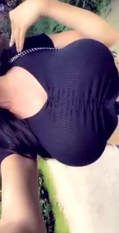 Yvonne Bar - Walking Bounce