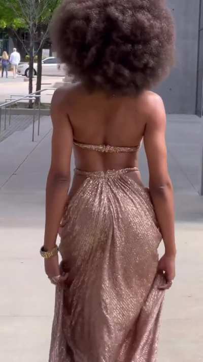 Sexy ass jiggle walk 😩🍑💦