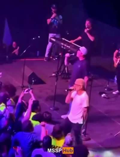 Shane signing Rob Zombies Dragula