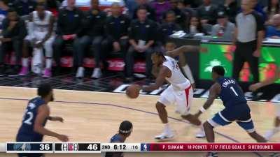 [Highlight] Kawhi splits the D for the slam