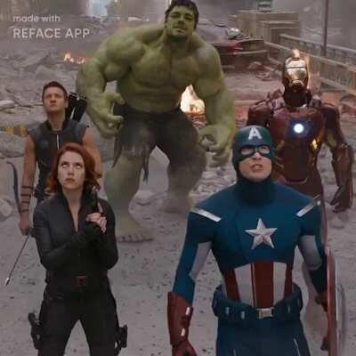 Reven esta tan loco que se ha convertido en una rana verde musculosa