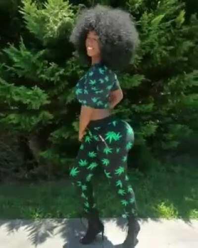 Hey, Hey, Hey! Smoke Weed Everyday.