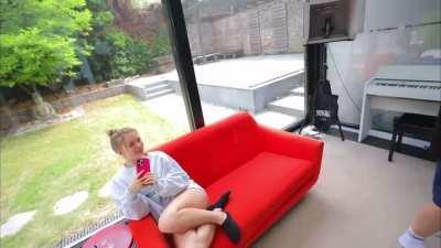 Kleines „best-of“ von Julia Beautx aus dem Julien Bam Video: „Song Recording mit Julia Beauty..“….