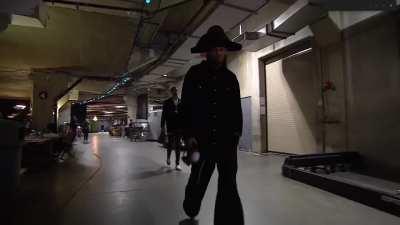 [Highlight] Jordan Clarkson arrives to the game dressed as a pirate | Utah Jazz vs LA Lakers