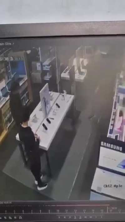 Two men attempted to steal mobile phones from Charlton Currys, but they were unable to do so.