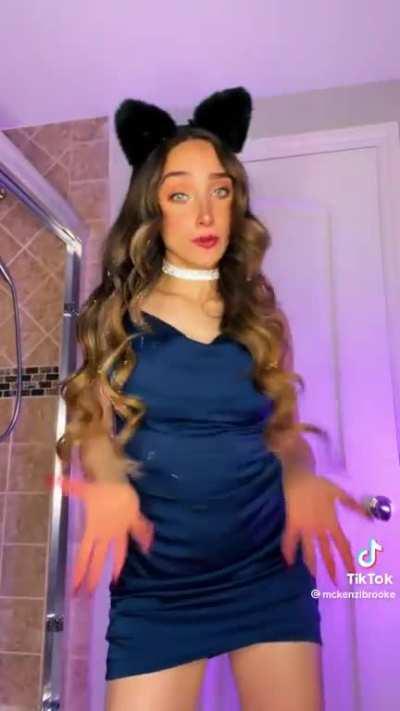 Never knew she could twerk🤤